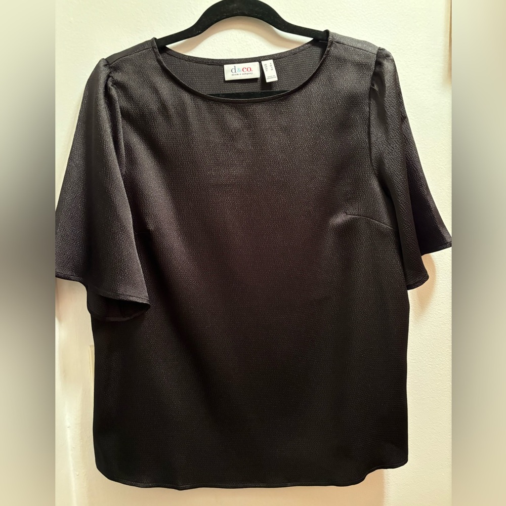 Pretty satin crinkled top